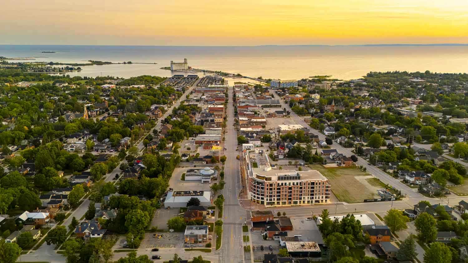 Aerial view of Collingwood in the morning.